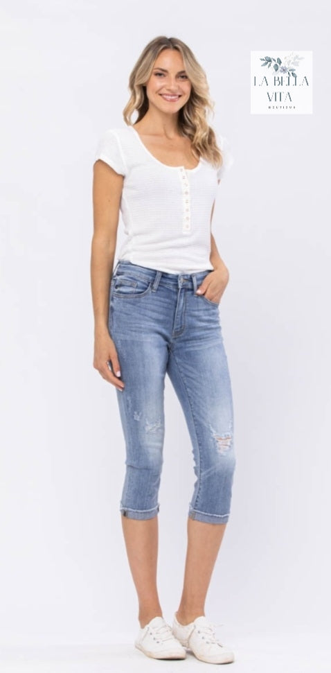 Judy Blue Mid-Rise Destroyed Skinny Capri